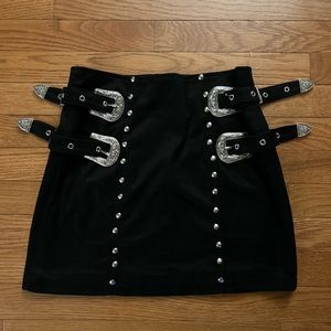 NWOT Forever 21 Black Suede Western Mini Skirt with Silver Buckle Details
